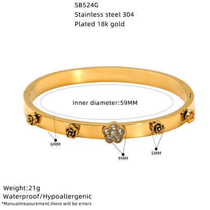 Luxurious floral diamond bracelet 18k gold