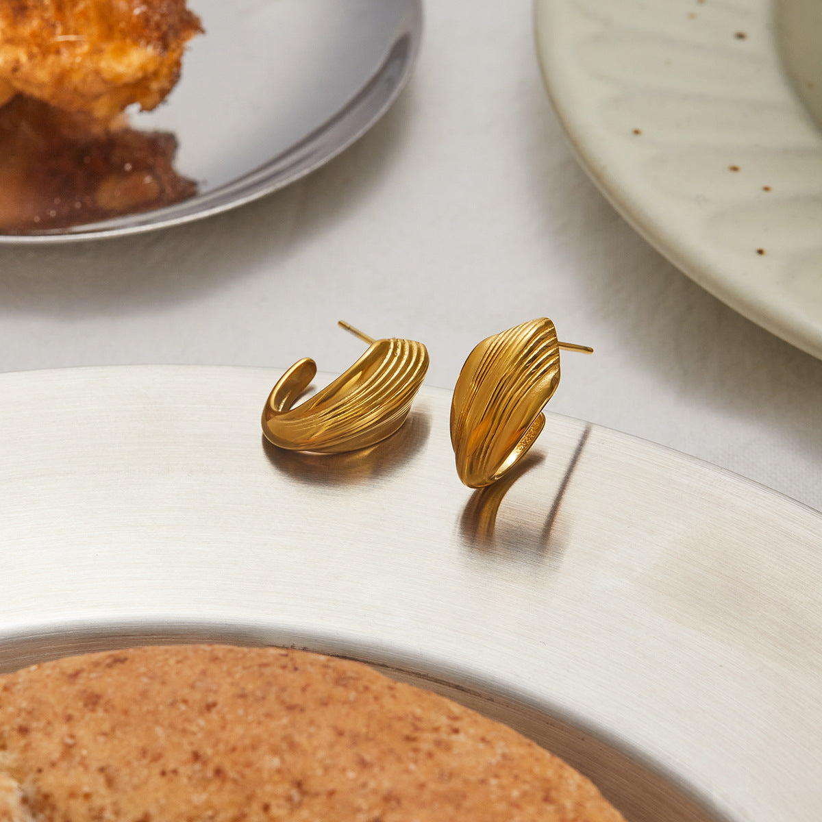 Minimalist Geometric Stud Earrings 18K Gold - Waterproof | Vinajewelry