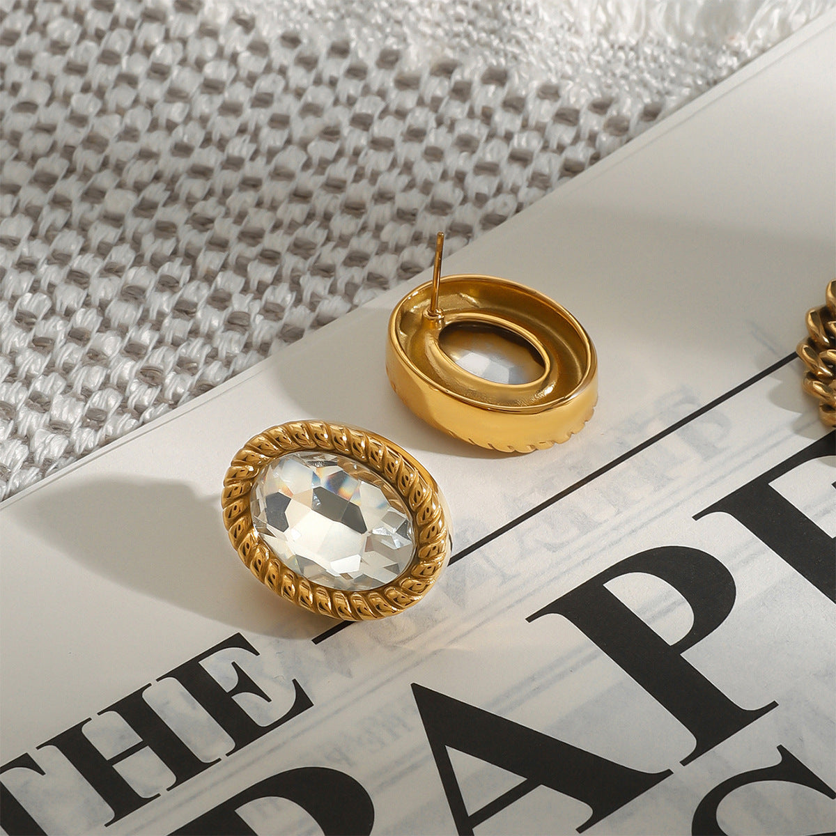 Minimalist luxurious diamond earrings 18K gold