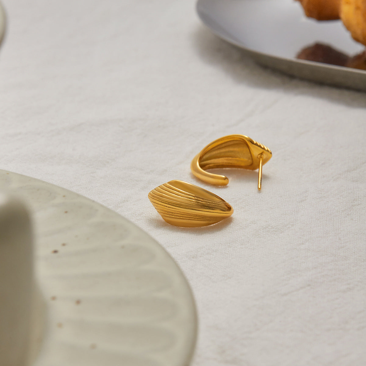 Minimalist Geometric Stud Earrings 18K Gold - Waterproof | Vinajewelry