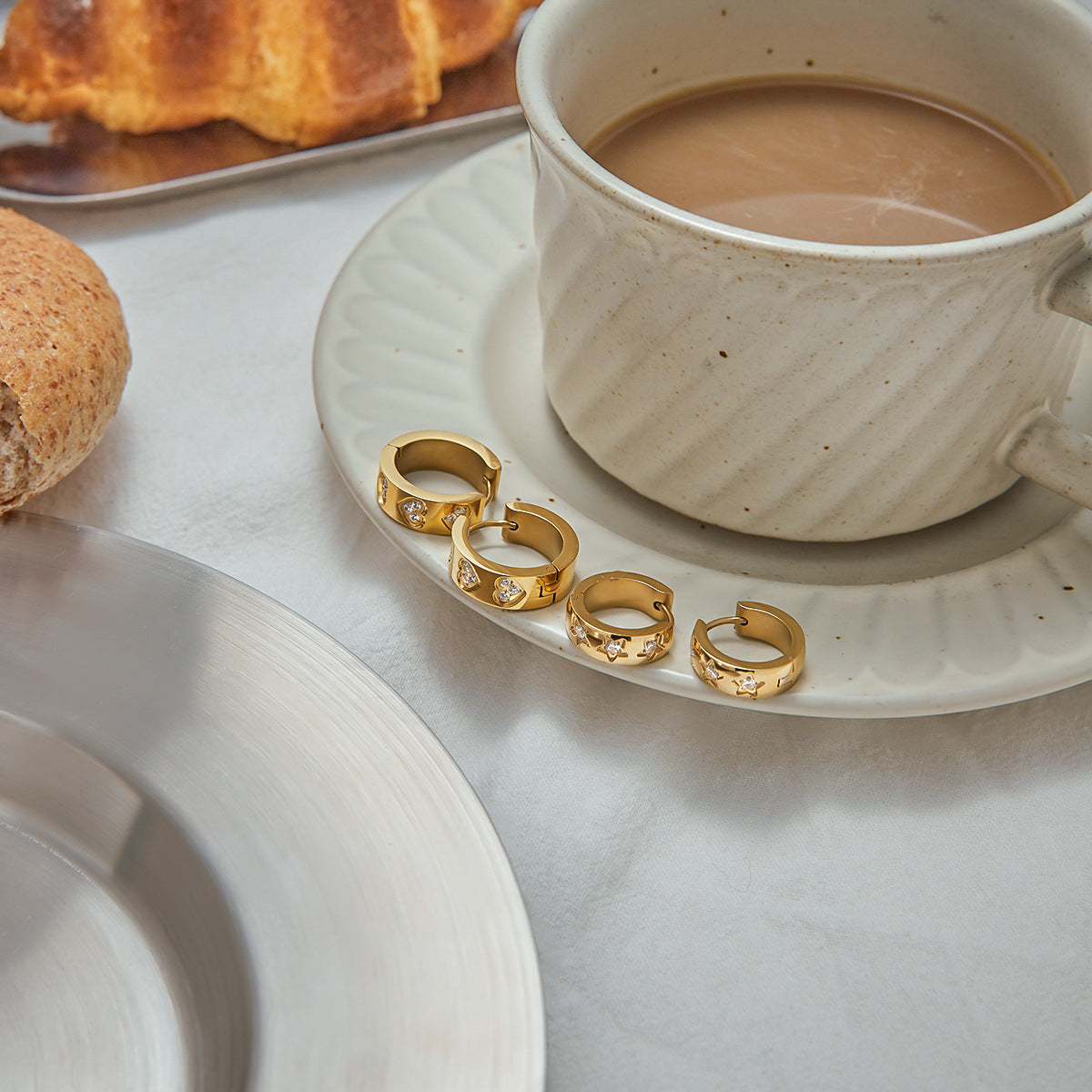 Simple diamond hoop earrings in 18k gold