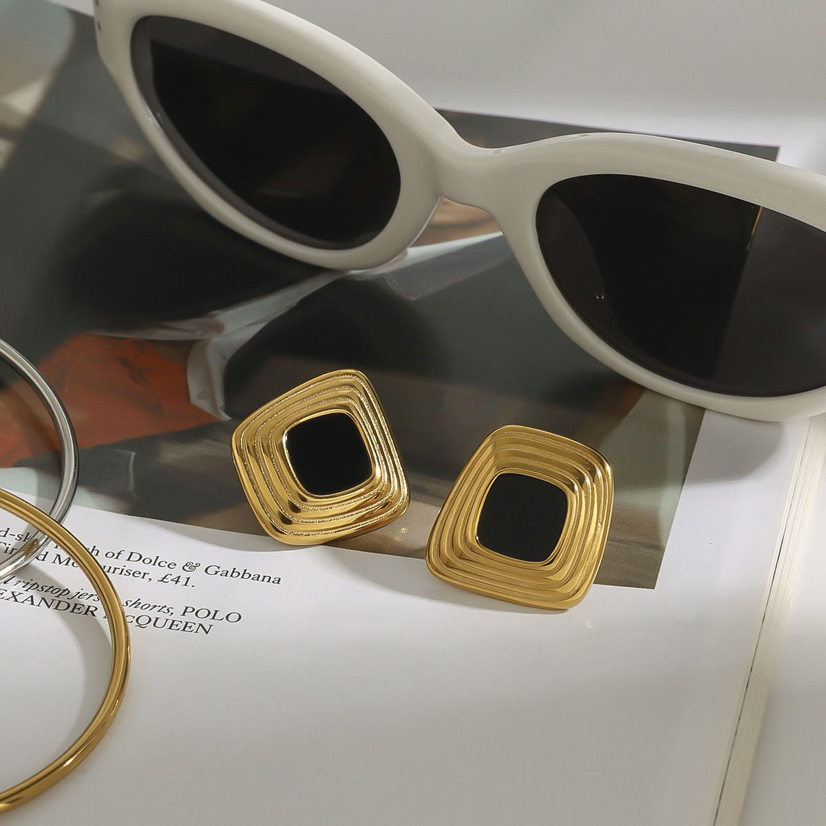 Minimalist geometric design pendant earrings 18K gold