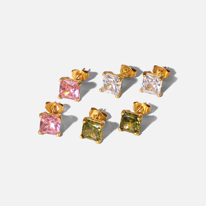 Simple diamond stud earrings 18k gold