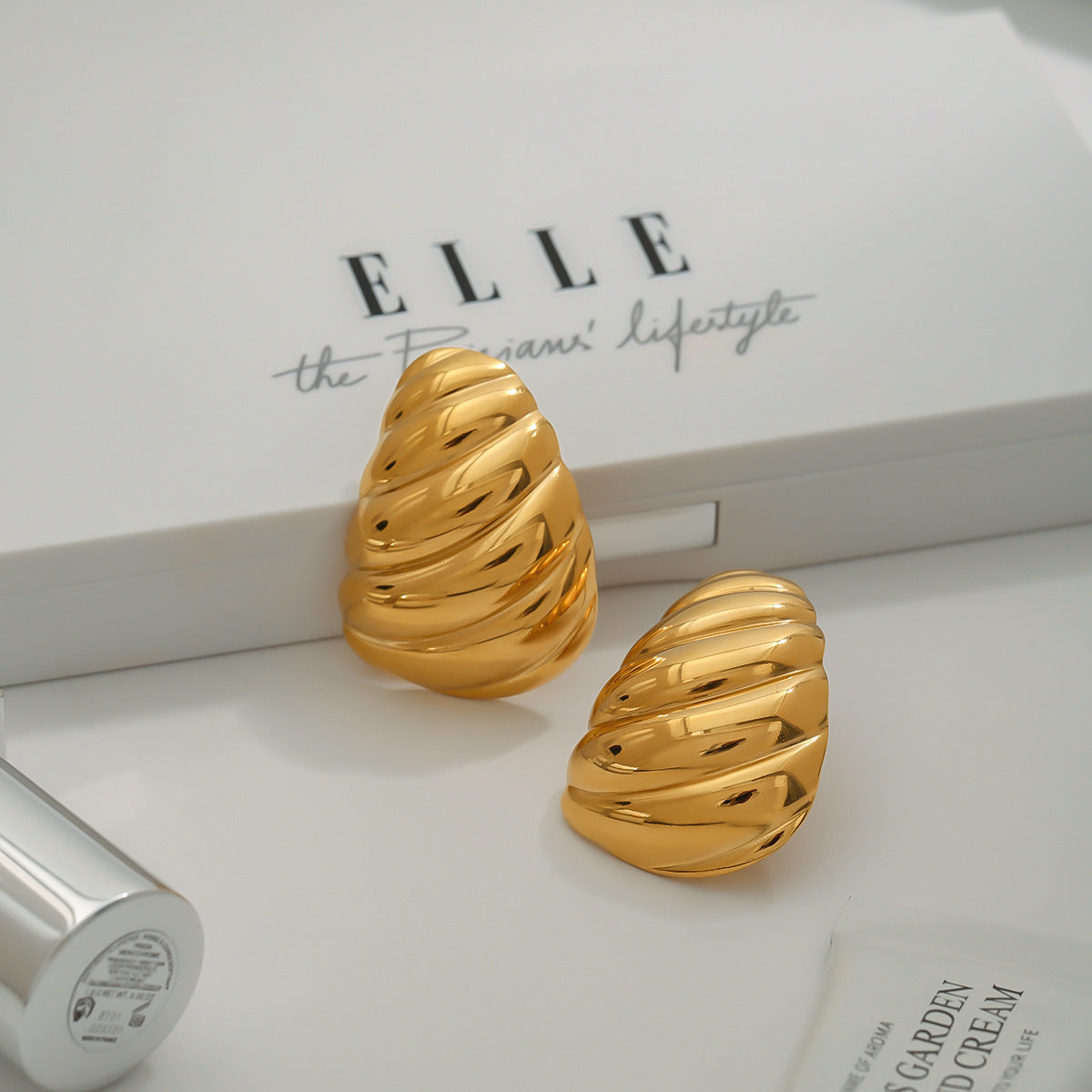 Daily Geometric Teardrop Design Earrings 18k Gold