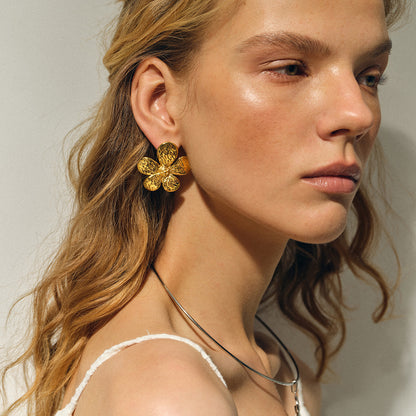 Elegant Flower Stud Earrings 18K Gold - Waterproof | Vinajewelry