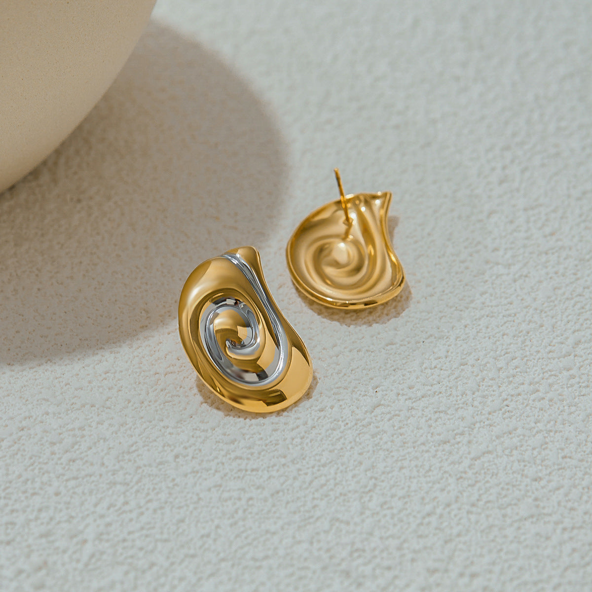 Shell-Shaped Earrings - 18K Gold Plated Stainless Steel