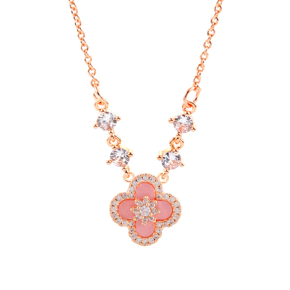 Luxury Four-Leaf Clover Diamond Pendant Necklace - 18K Gold Plated | Vinajewelry