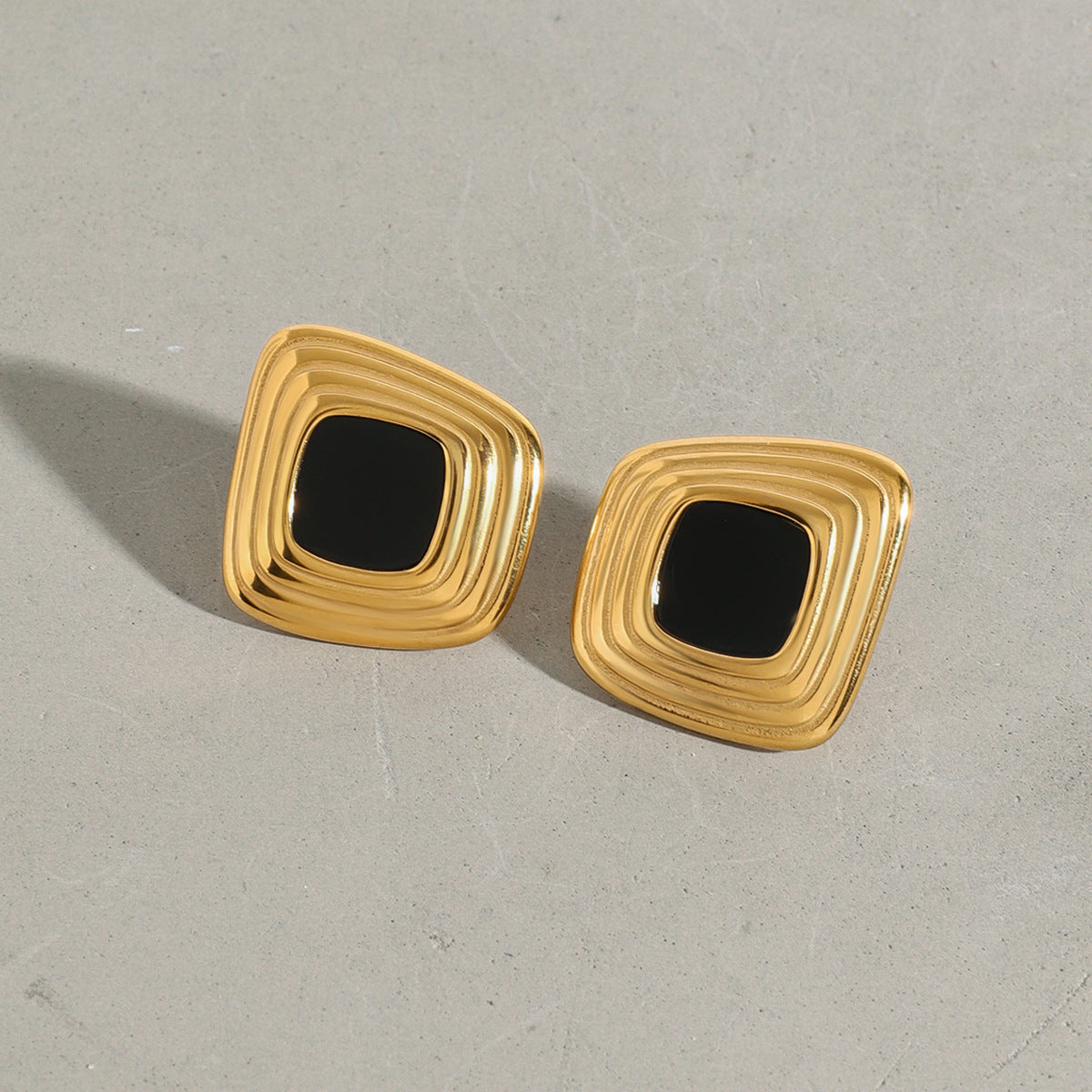 Minimalist geometric design pendant earrings 18K gold