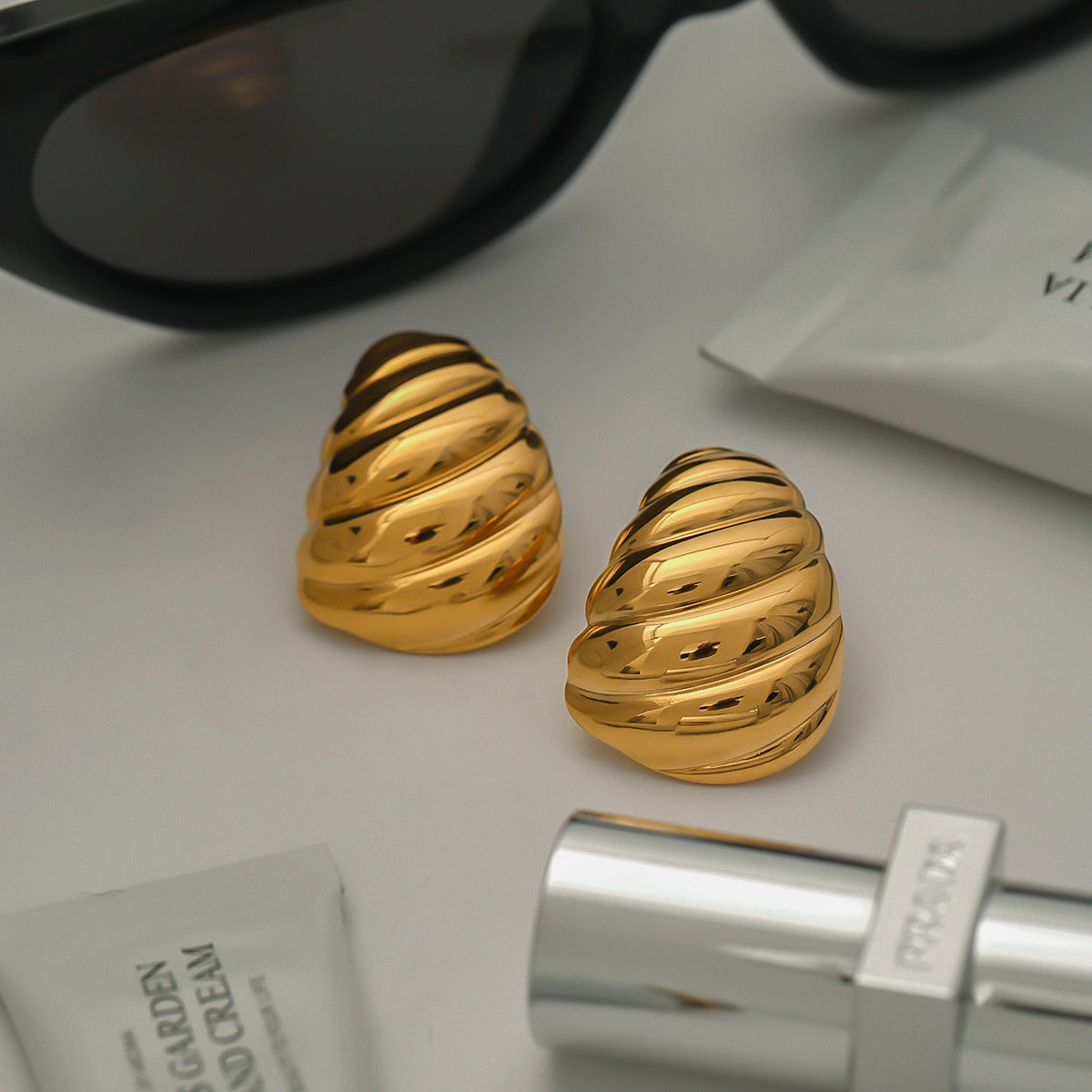 Daily Geometric Teardrop Design Earrings 18k Gold