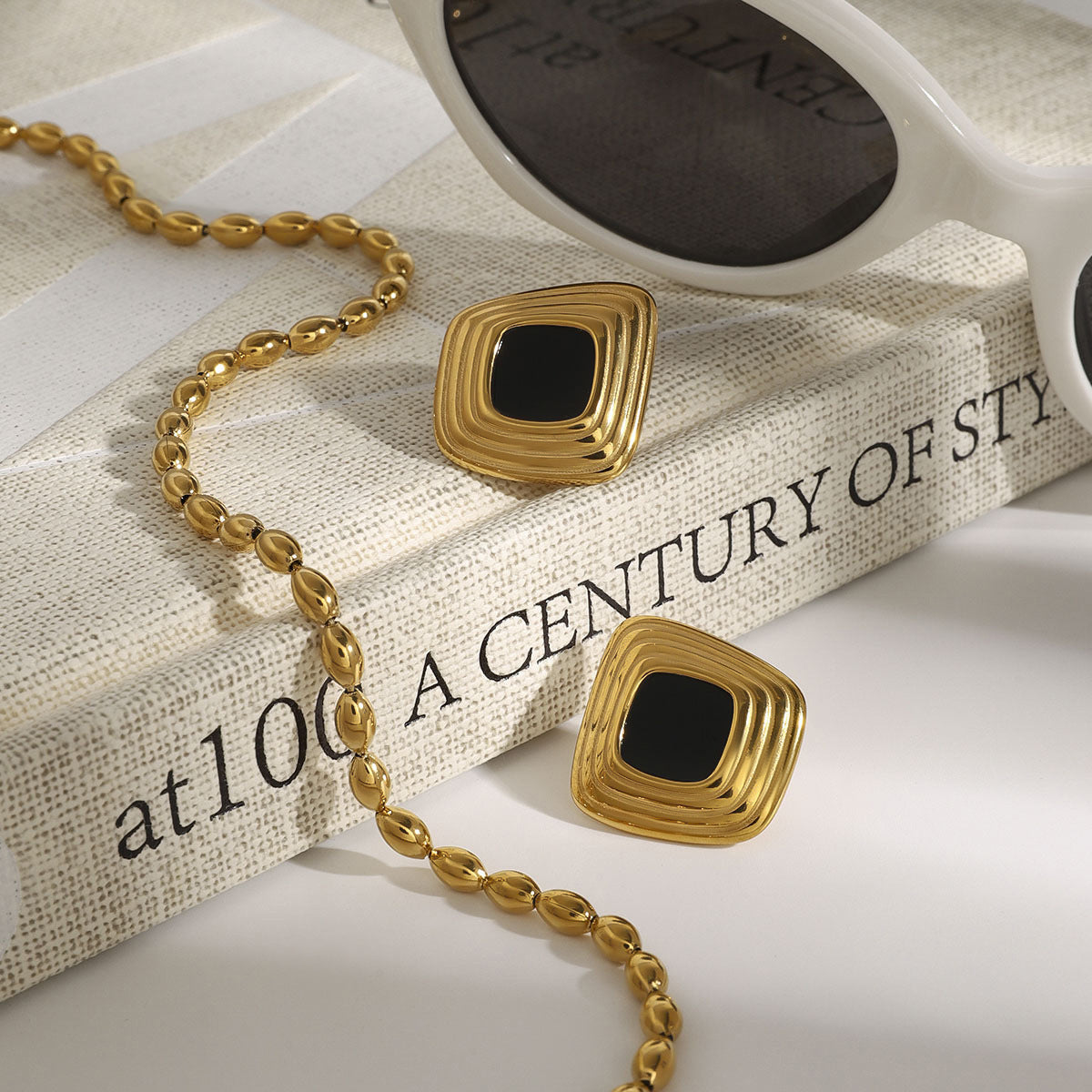 Minimalist geometric design pendant earrings 18K gold