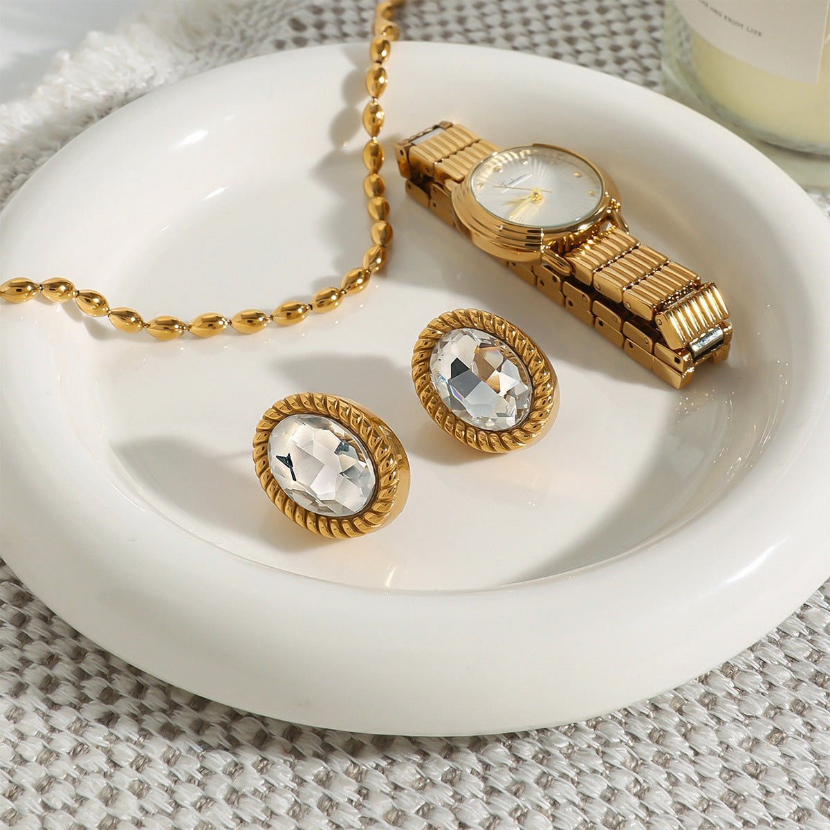 Minimalist luxurious diamond earrings 18K gold