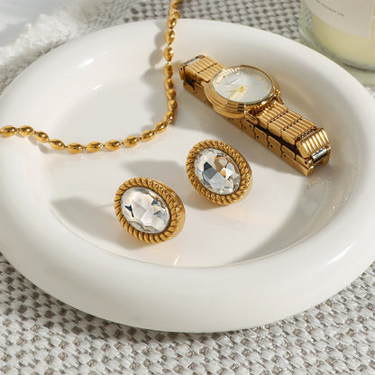 Minimalist luxurious diamond earrings 18K gold